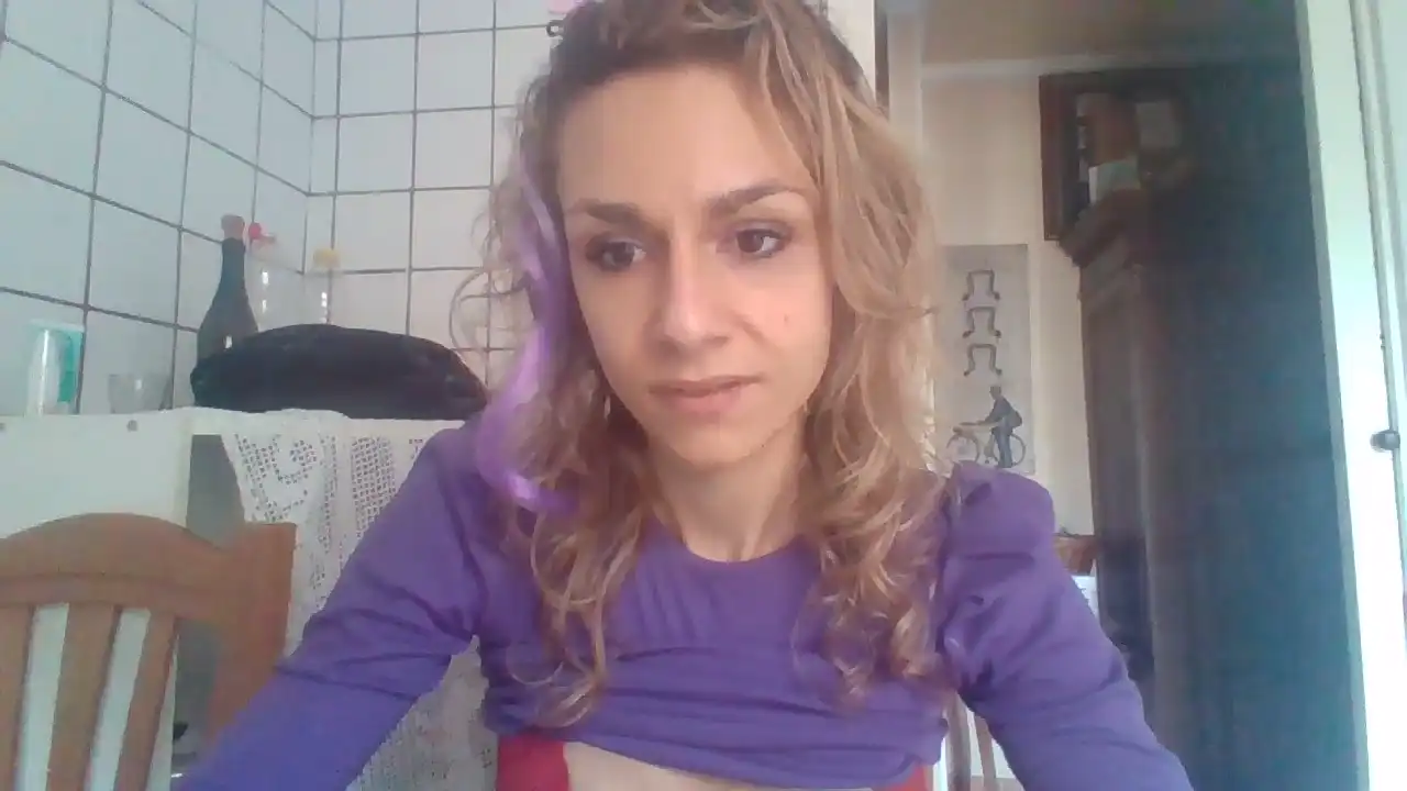 Romadea – Cam4Live Video Recording – 2025 04-16 06:40:46