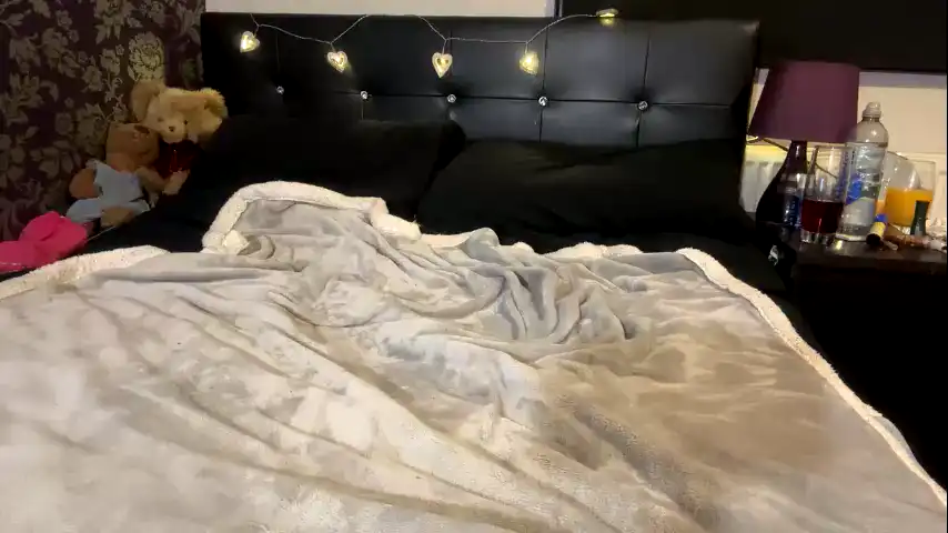 Cheekyleiigh – ChaturbateLive Video Recording – 2025 06-09 15:56:07