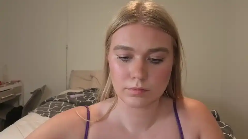 Urfavcollegegirl – ChaturbateLive Video Recording – 2025 04-15 09:53:50