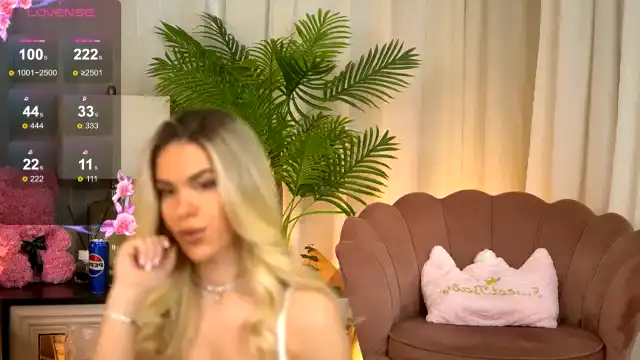 Chloevelvet – MyfreecamsLive Video Recording – 2025 02-05 18:40:48
