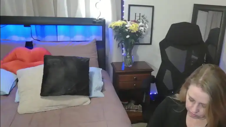 Holliejuice – StreamateLive Video Recording – 2025 05-15 20:05:02