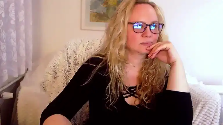 Lauraskyx – StreamateLive Video Recording – 2025 05-02 24:10:20
