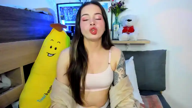 Hannahmolly – StreamateLive Video Recording – 2025 06-05 18:52:55
