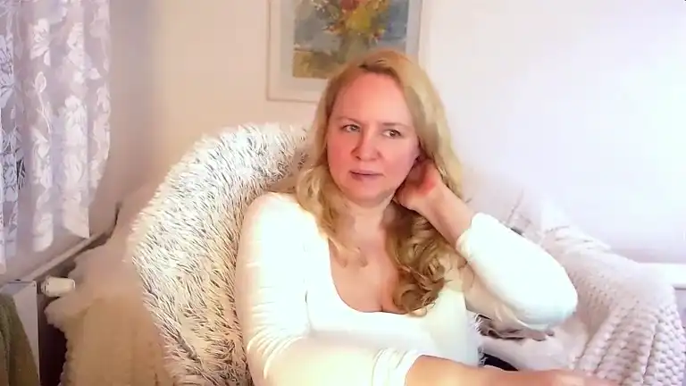 Lauraskyx – StreamateLive Video Recording – 2025 03-18 13:15:28