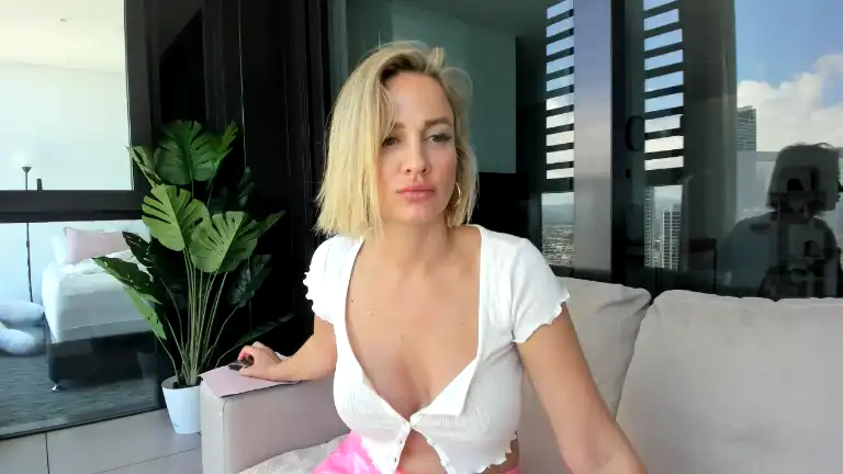 Annaroyalee – StreamateLive Video Recording – 2024 07-06 24:35:44