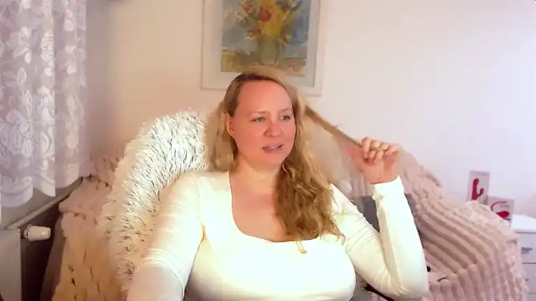 Lauraskyx – StreamateLive Video Recording – 2025 06-11 09:20:11