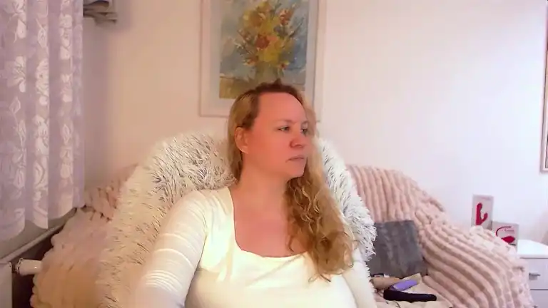 Lauraskyx – StreamateLive Video Recording – 2025 03-09 22:60:41