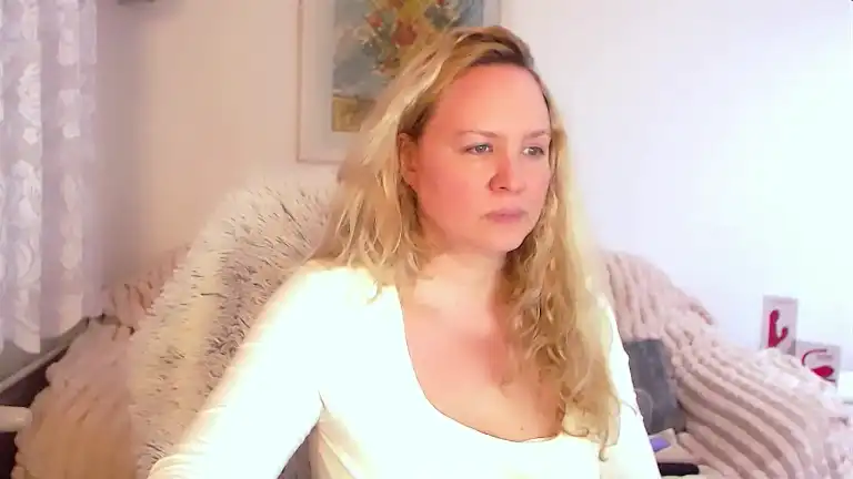 Lauraskyx – StreamateLive Video Recording – 2025 04-22 13:15:03