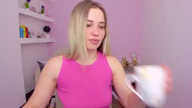 Hazelwhit – StreamateLive Video Recording – 2025 01-14 16:41:48