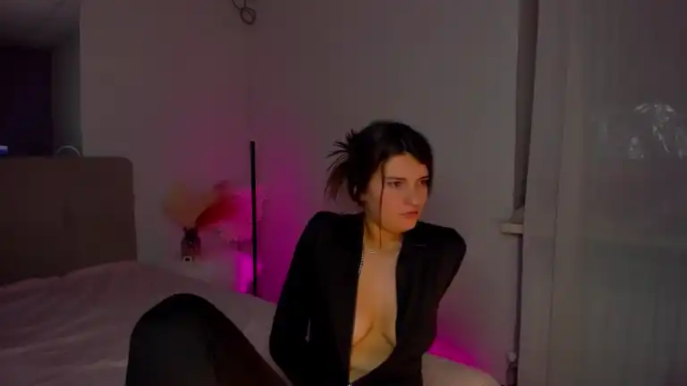 Lauraleee – StreamateLive Video Recording – 2025 02-13 17:03:47
