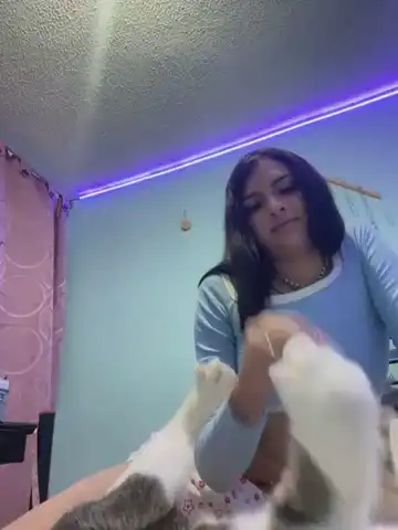 Hilary_pinkk – StripchatLive Video Recording – 2025 05-05 02:27:18