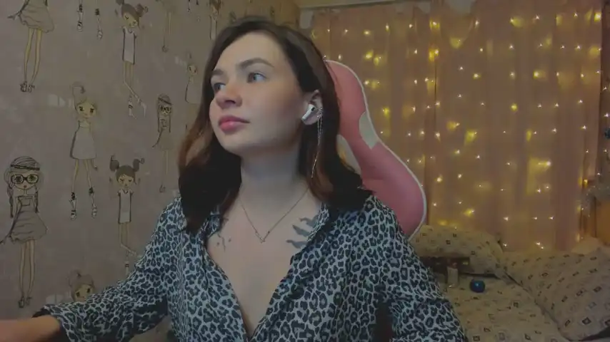 Mila_shyxx – StripchatLive Video Recording – 2025 05-20 07:56:04