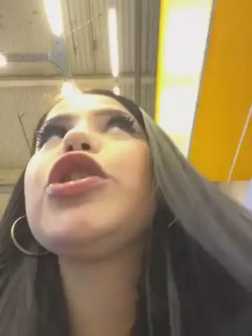 Chloe__moon – StripchatLive Video Recording – 2025 05-01 19:33:01