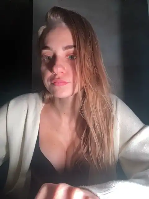 Gracetorrez – StripchatLive Video Recording – 2025 03-12 18:19:48