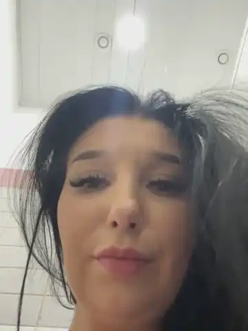 Tisha_busty – StripchatLive Video Recording – 2025 04-20 21:22:14