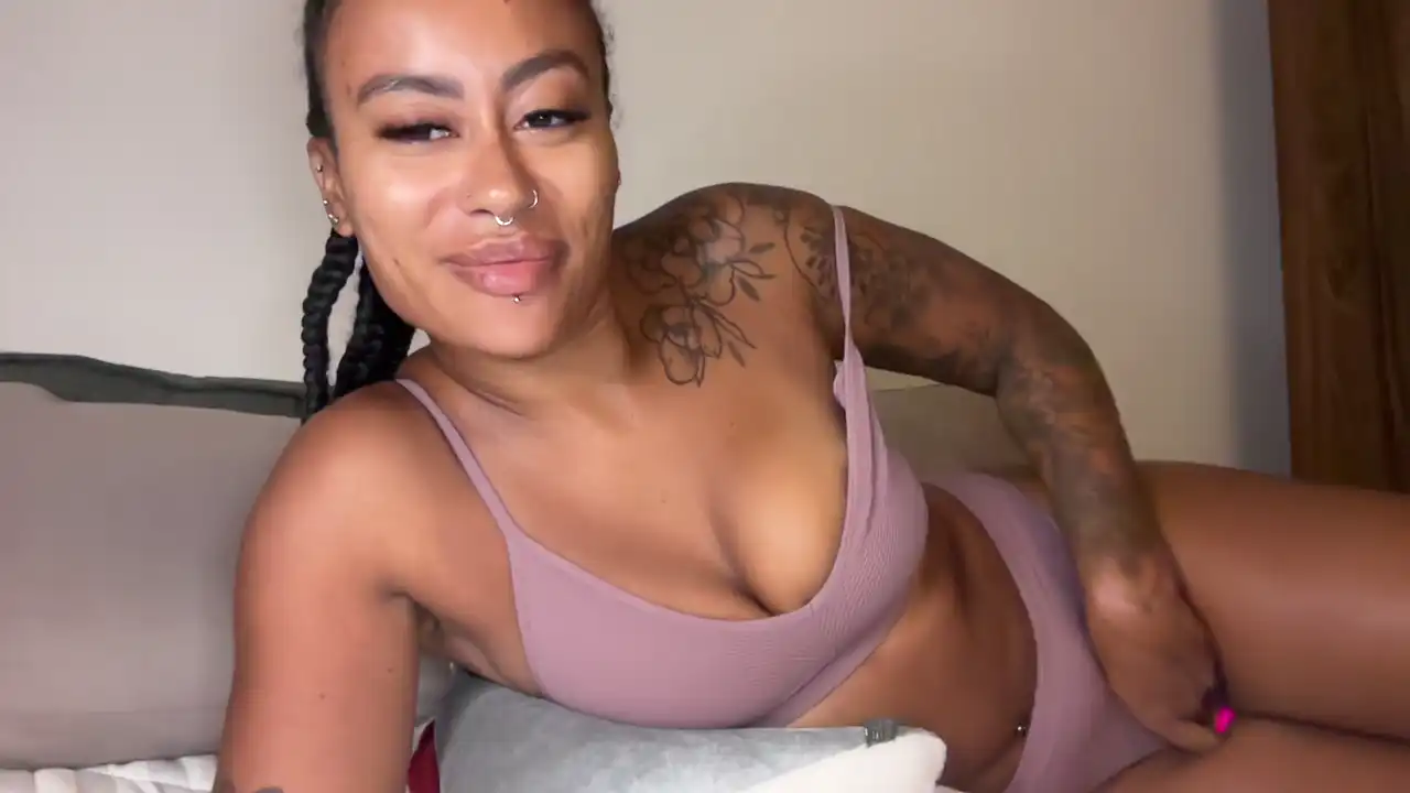 Coco-queen – StripchatLive Video Recording – 2025 01-05 10:04:49