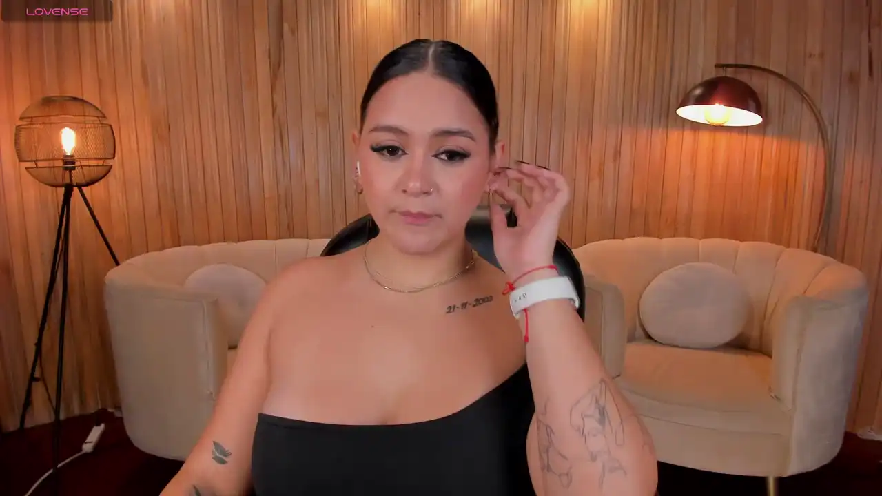 Toricrossx – StripchatLive Video Recording – 2025 01-01 06:24:11