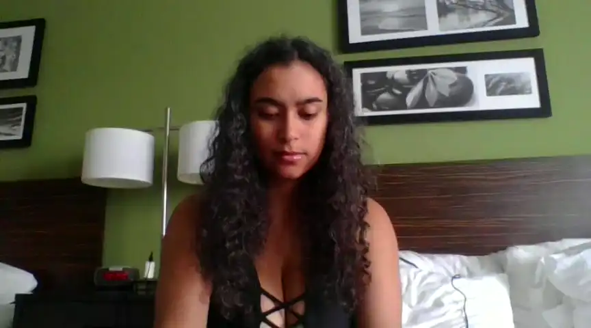 Cinnaminnie – StripchatLive Video Recording – 2025 05-29 06:15:37