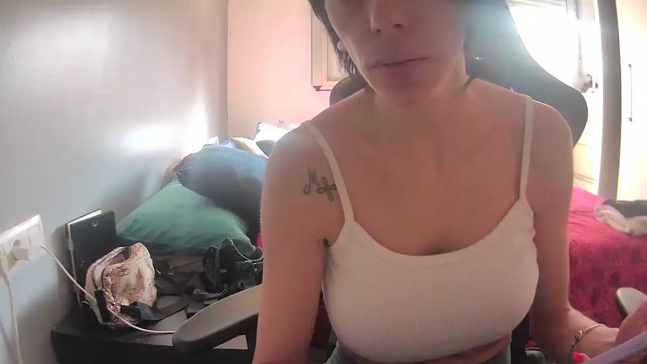 Vampirosa89 – Amateur.tvLive Video Recording – 2025 04-24 06:37:53