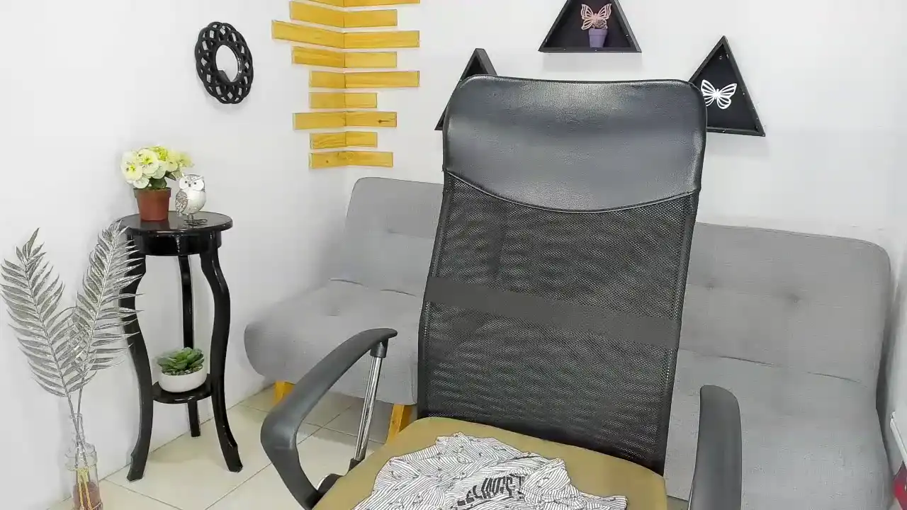 Latin_girl2 – Amateur.tvLive Video Recording – 2025 05-13 03:43:32