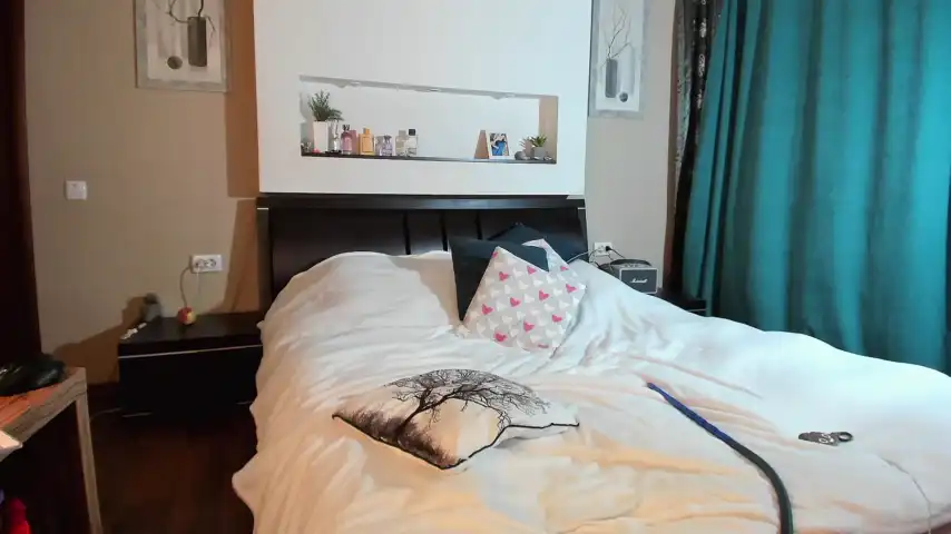 Kira – BongacamsLive Video Recording – 2025 01-07 06:02:26