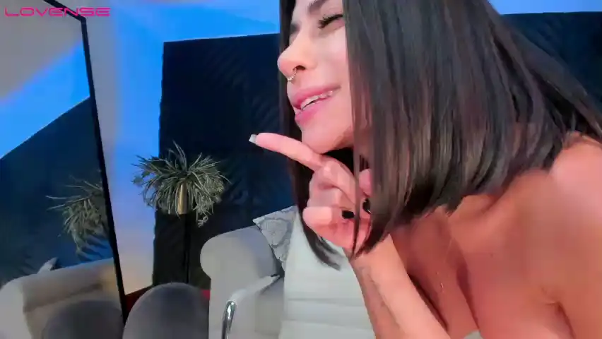 Leilacarteer – BongacamsLive Video Recording – 2024 11-05 12:12:05