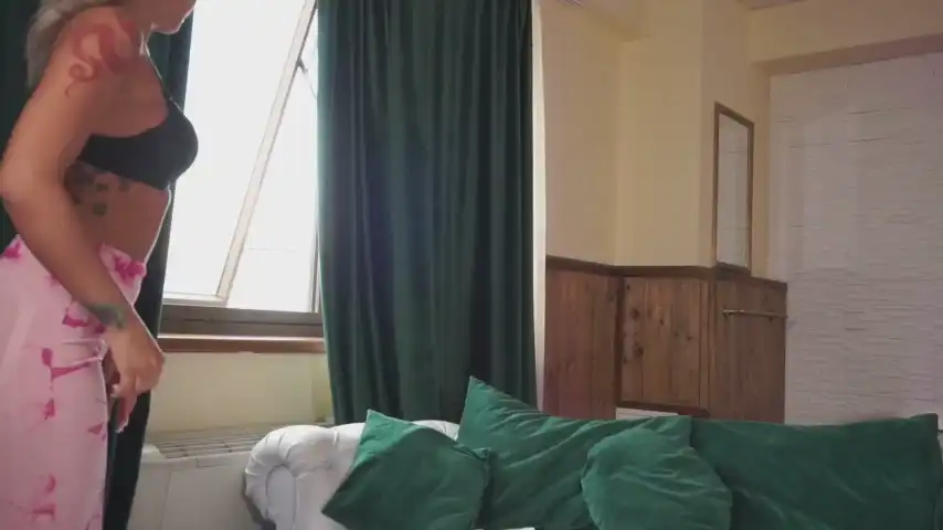 Kyliejennes – BongacamsLive Video Recording – 2025 04-17 13:14:22