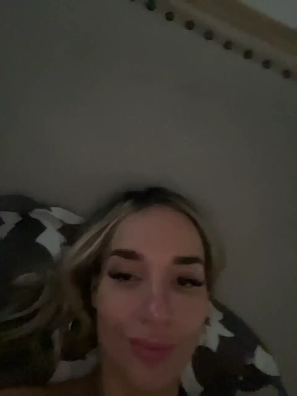 Miranda-ray – BongacamsLive Video Recording – 2024 08-08 02:17:02