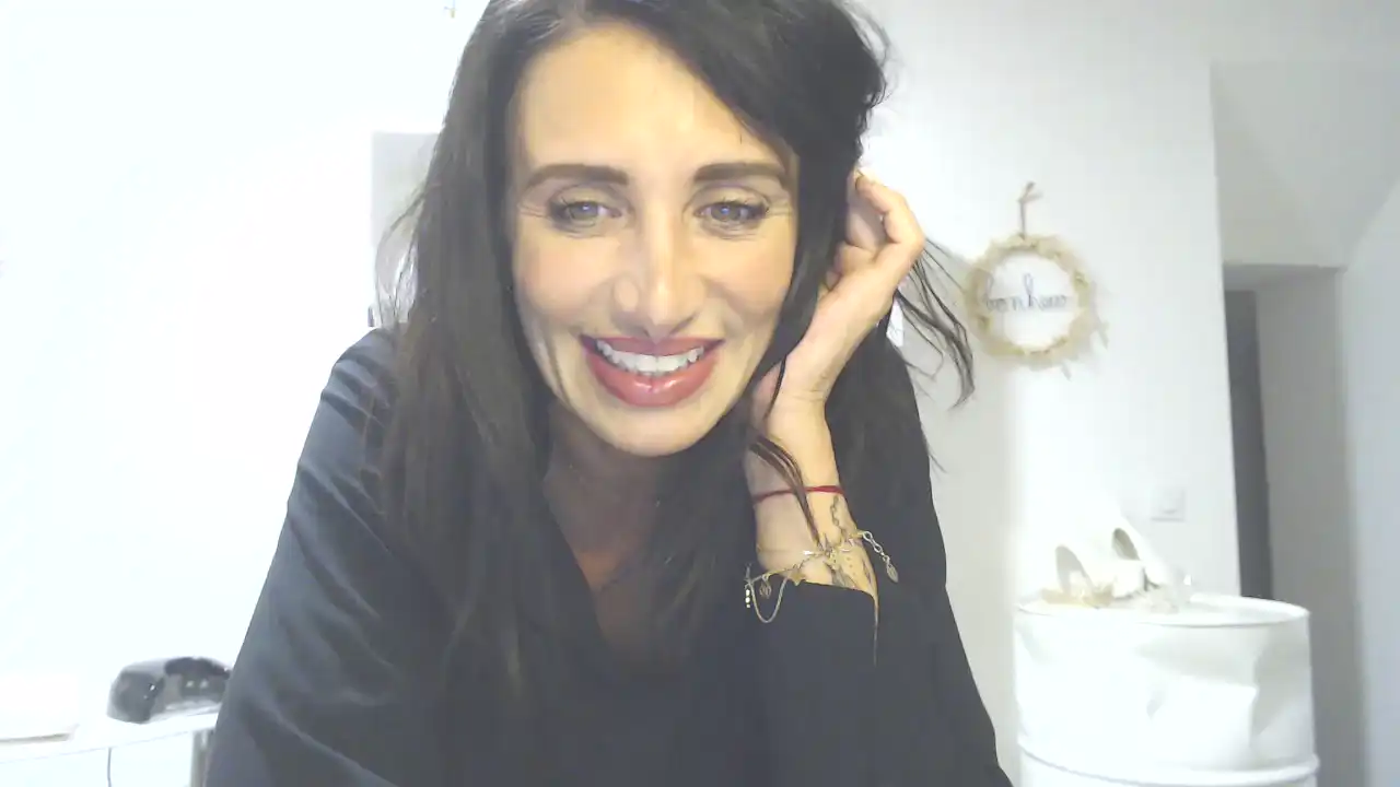 Gloryzavatrash – Cam4Live Video Recording – 2025 05-10 20:09:47