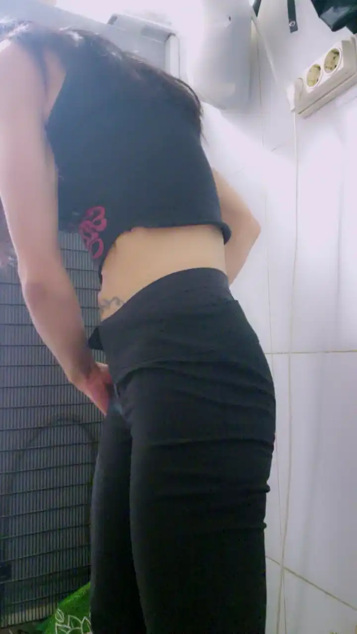 Giulagi – Cam4Live Video Recording – 2025 05-19 17:42:21
