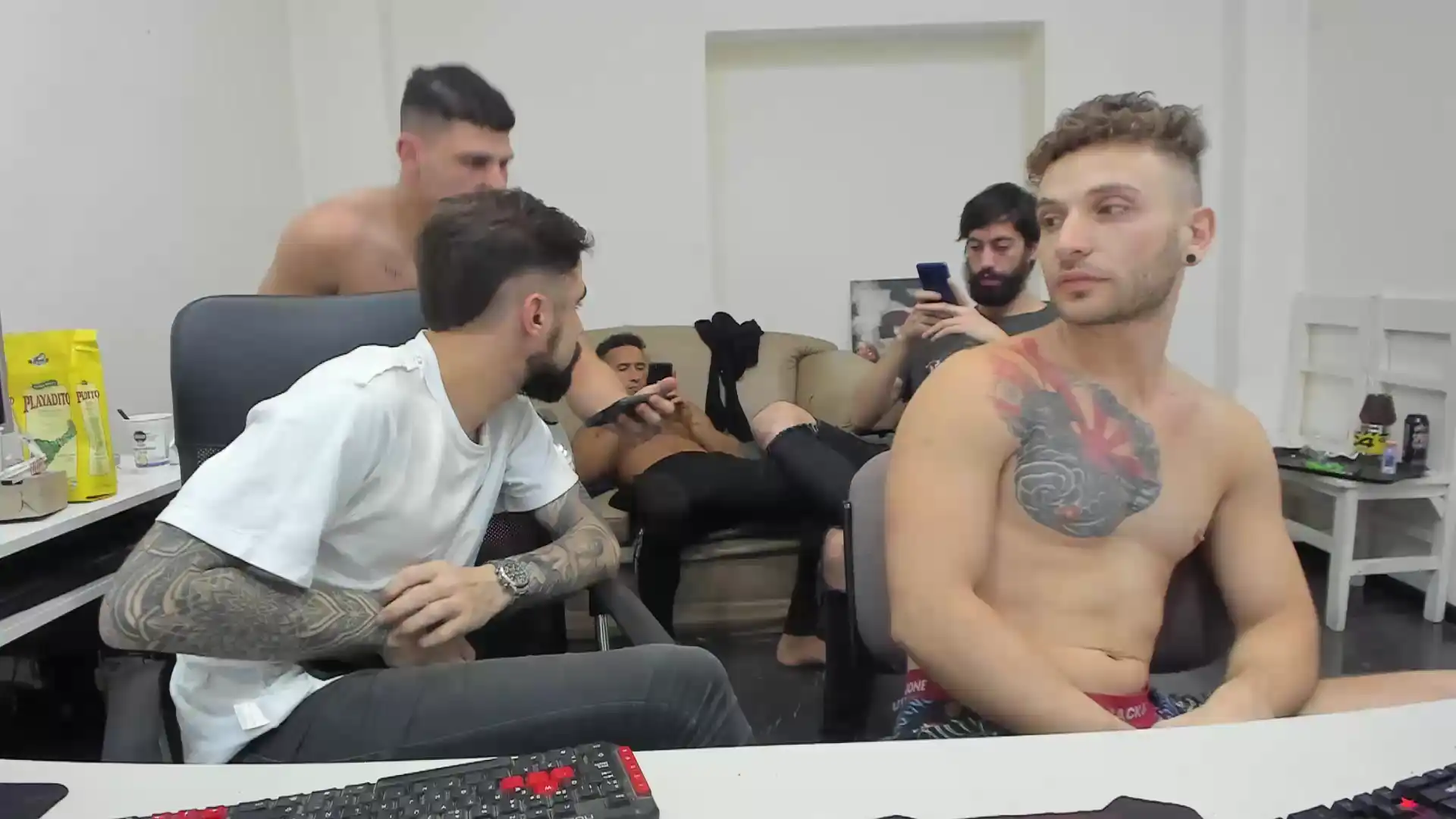 Classied3 – Cam4Live Video Recording – 2025 05-23 22:00:55