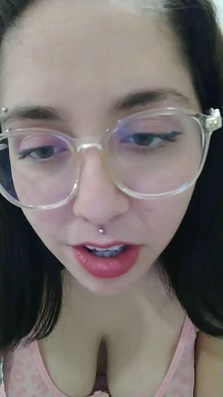 Valkypetitee – Cam4Live Video Recording – 2025 04-06 06:11:14