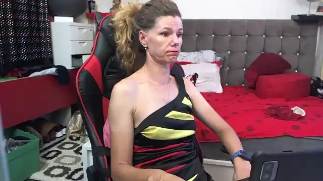 Gilia – CamsLive Video Recording – 2025 05-12 04:01:30
