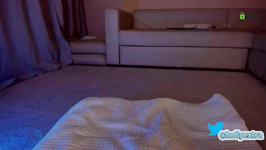 Hollyextra – ChaturbateLive Video Recording – 2025 06-25 00:08:24