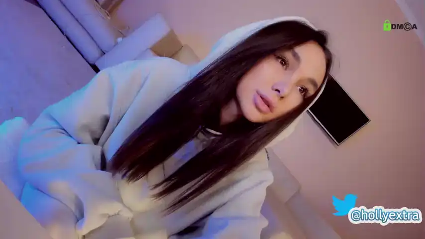 Hollyextra – ChaturbateLive Video Recording – 2025 05-15 04:14:11