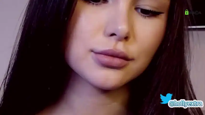 Hollyextra – ChaturbateLive Video Recording – 2025 06-08 21:39:00