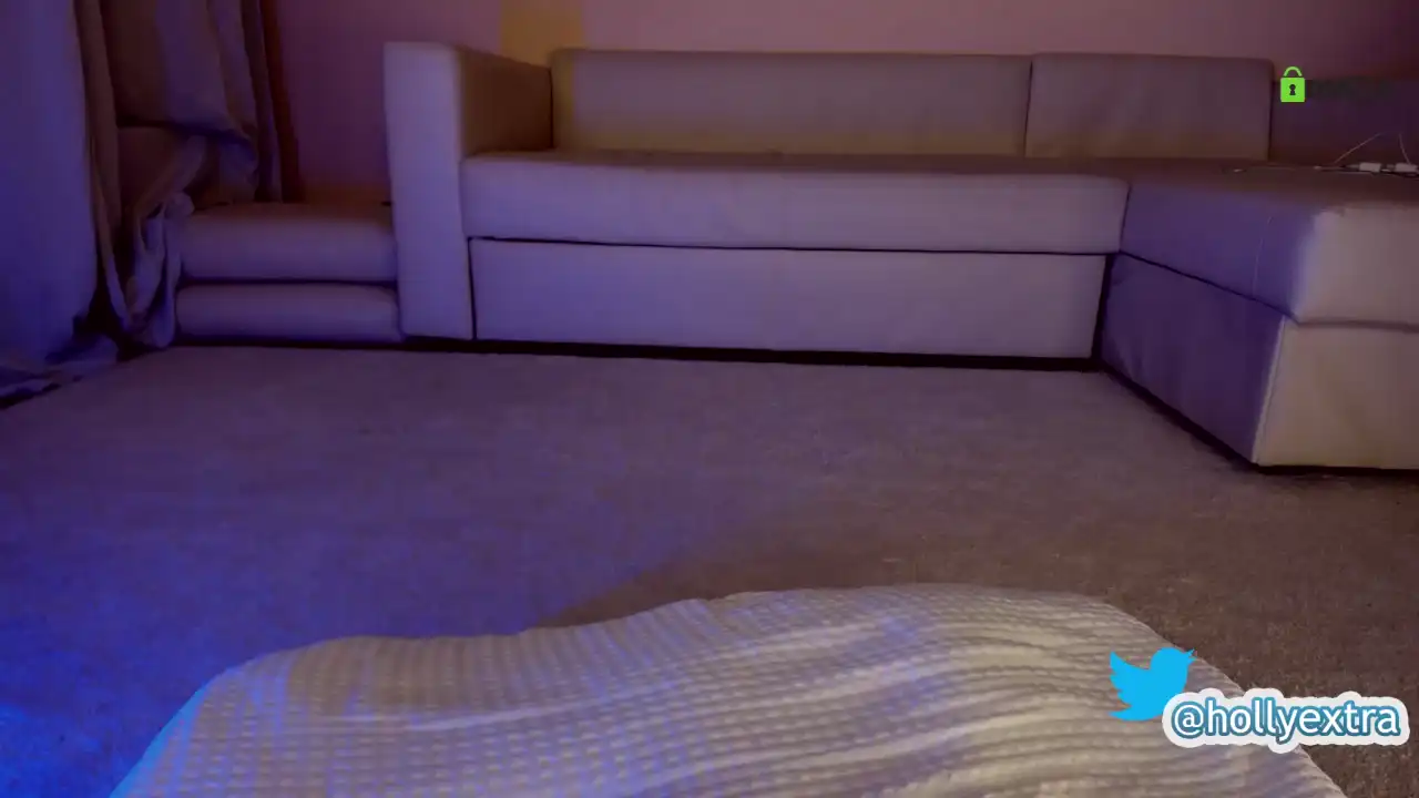 Hollyextra – ChaturbateLive Video Recording – 2025 02-17 07:42:35