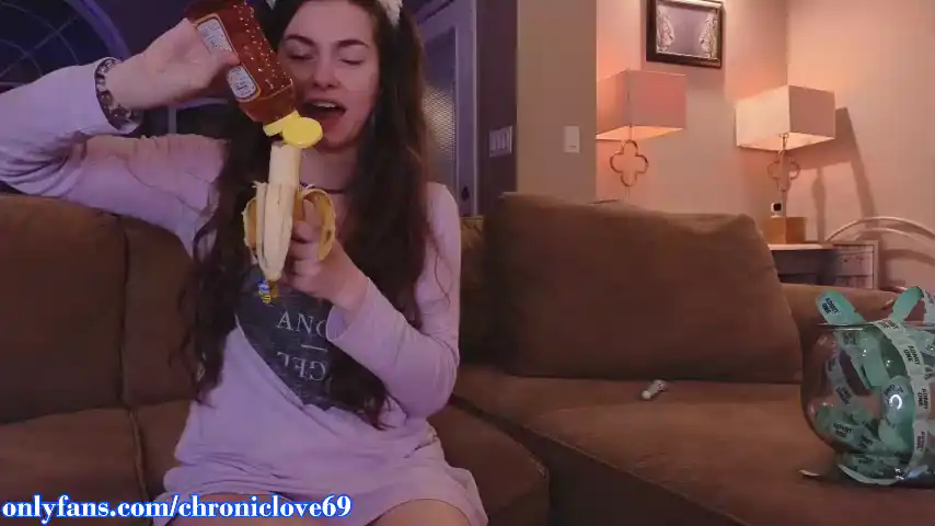 Chroniclove – ChaturbateLive Video Recording – 2025 06-17 18:01:08