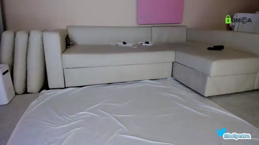 Hollyextra – ChaturbateLive Video Recording – 2025 01-04 14:08:00
