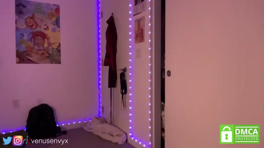 Venusenvyx – ChaturbateLive Video Recording – 2025 05-07 12:43:24