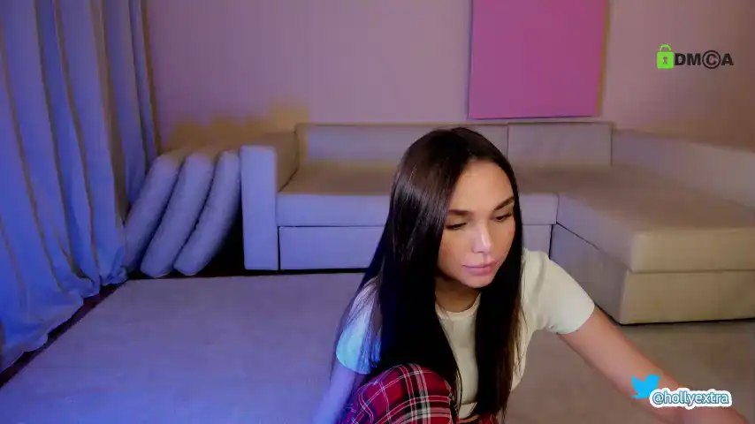 Hollyextra – ChaturbateLive Video Recording – 2025 06-18 14:37:59