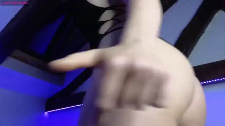 Tinayummy – ChaturbateLive Video Recording – 2025 04-07 00:51:59