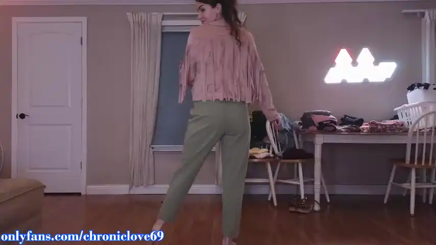 Chroniclove – ChaturbateLive Video Recording – 2025 02-24 12:14:38
