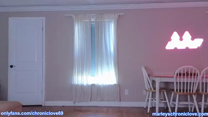 Chroniclove – ChaturbateLive Video Recording – 2025 05-22 19:31:18