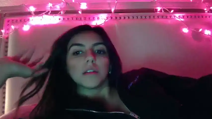 Genesismoselle – ChaturbateLive Video Recording – 2025 01-06 17:35:54