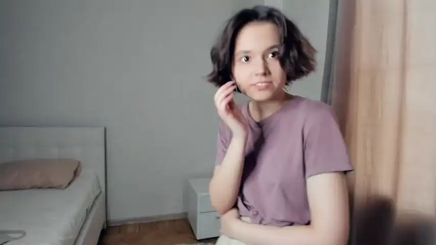 Gummybubble – ChaturbateLive Video Recording – 2025 06-24 11:42:06