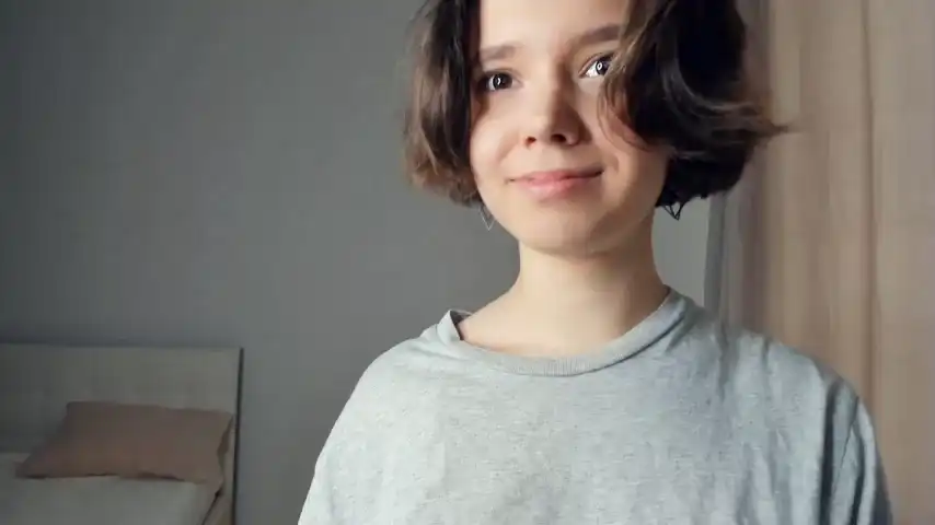 Gummybubble – ChaturbateLive Video Recording – 2025 05-13 05:20:49