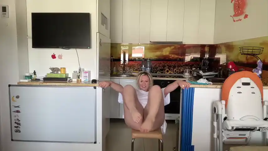 Kiradivine – ChaturbateLive Video Recording – 2024 12-20 23:25:11