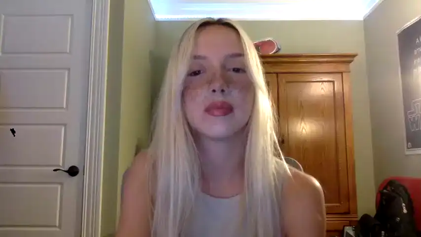 Riababe – ChaturbateLive Video Recording – 2025 06-18 07:55:38