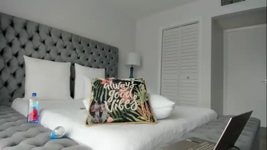 Theislandgirl – ChaturbateLive Video Recording – 2024 08-03 02:47:57